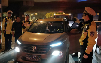 民警目睹酒驾者开车 下车竟称：不是我开的车