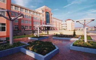 溧水中小学食堂自4月1日起将全面实行陪餐制度