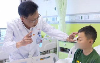 骨折|常德小学生相撞致眼眶骨折！校园安全要注意