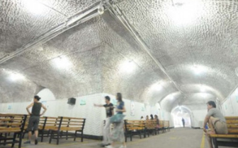 南京7个防空洞昨起免费开放 WiFi覆盖茶水提供