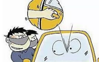 他拉了拉面包车车门，没锁，但没偷到东西；又拉了拉货车车门，钥