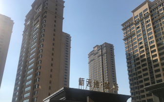 小区物业被“调包”  住建局回应还没验收