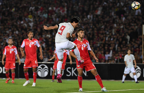 日本3-0塔吉克斯坦 南野拓实神奇脚后跟3分钟2球