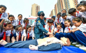 全市首个校园急救 培训基地揭牌