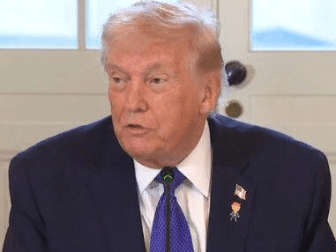 特朗普称无论难易都要得到格陵兰岛 美媒揭夺岛3套方案