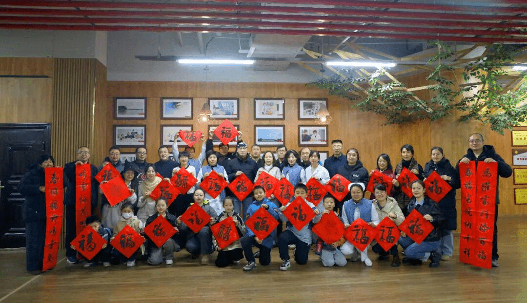 墨香暖医心！民盟中央美术院临汾分院为临汾市人民医院送福