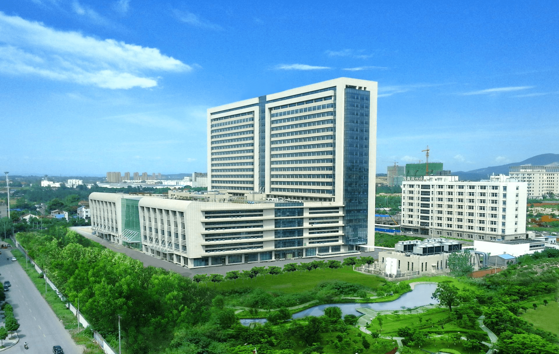 生死4分钟！急诊走廊变“战场”，荆门市中心医院多学科协作上演“心”奇迹