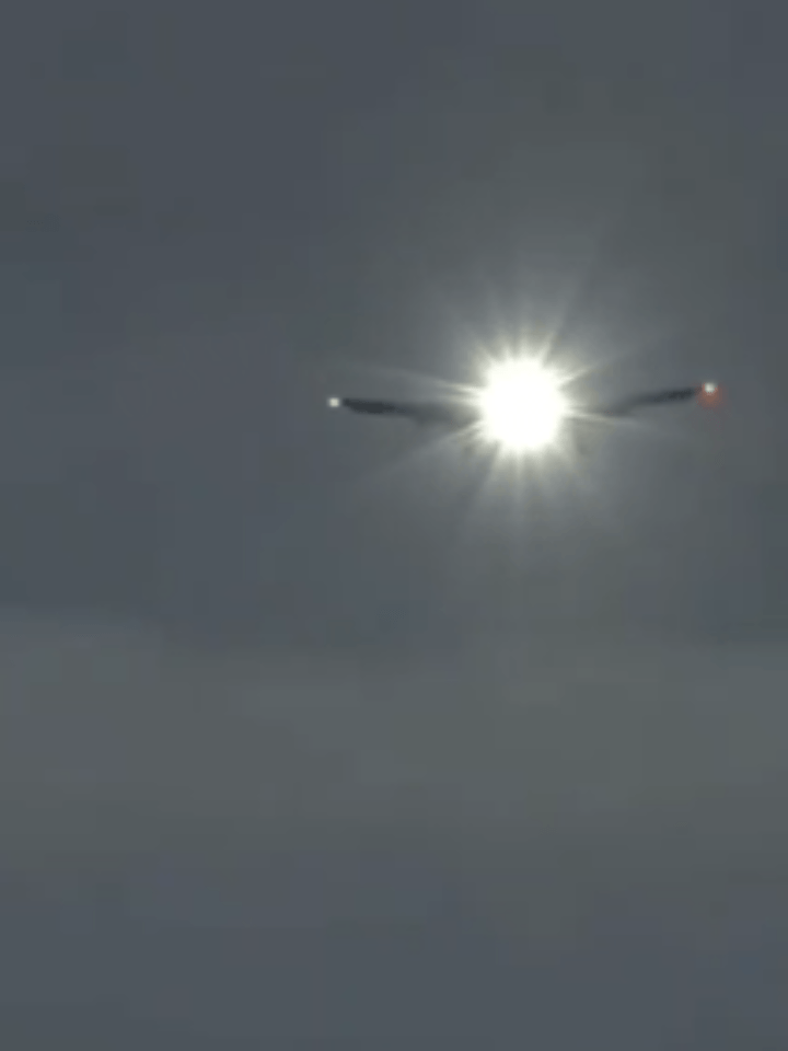 美国一批攻击机抵达英国准备对伊朗作战 接二连三降落