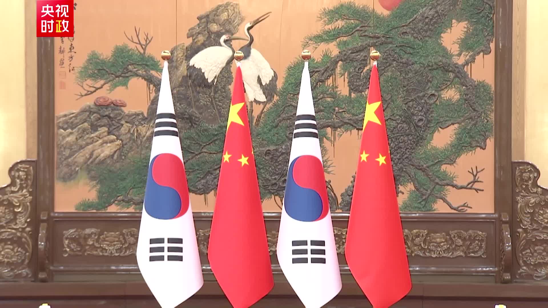 习近平：秉持互利共赢宗旨 推动中韩战略合作伙伴关系沿着健康轨道迈进